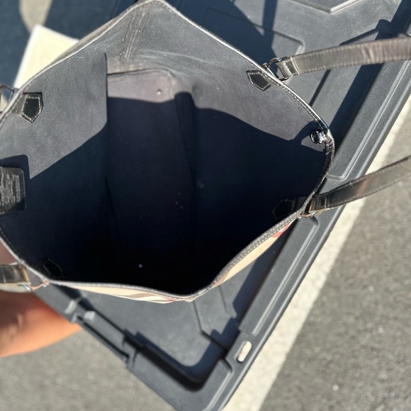 Authentic Large Leather Burberry Tote - Picture 2 of 3